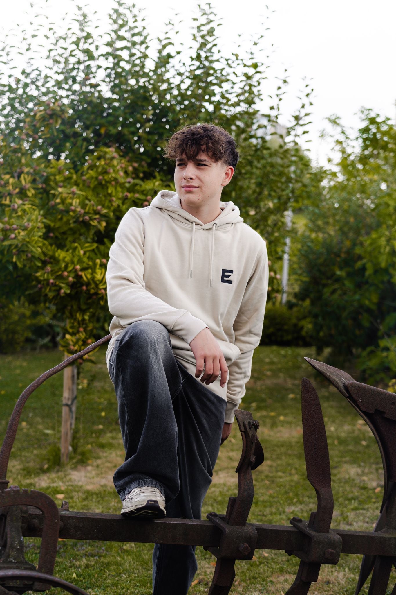 Evertrue Hoodie – Trust | Kruisvorm | Christelijke volwassenmode