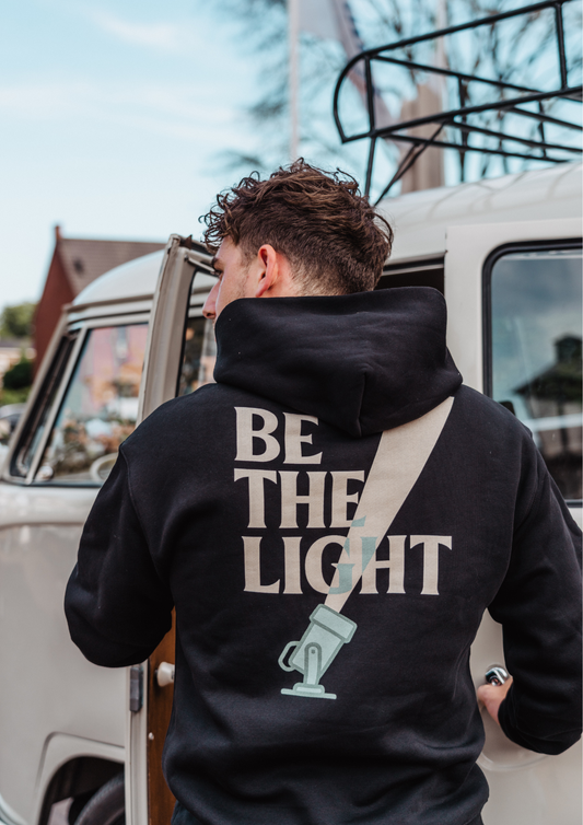 TRØBL oversized hoodie met “Be the Light”-opdruk – zware hoodie van katoenmix met cleane look en comfortabele fleecevoering.