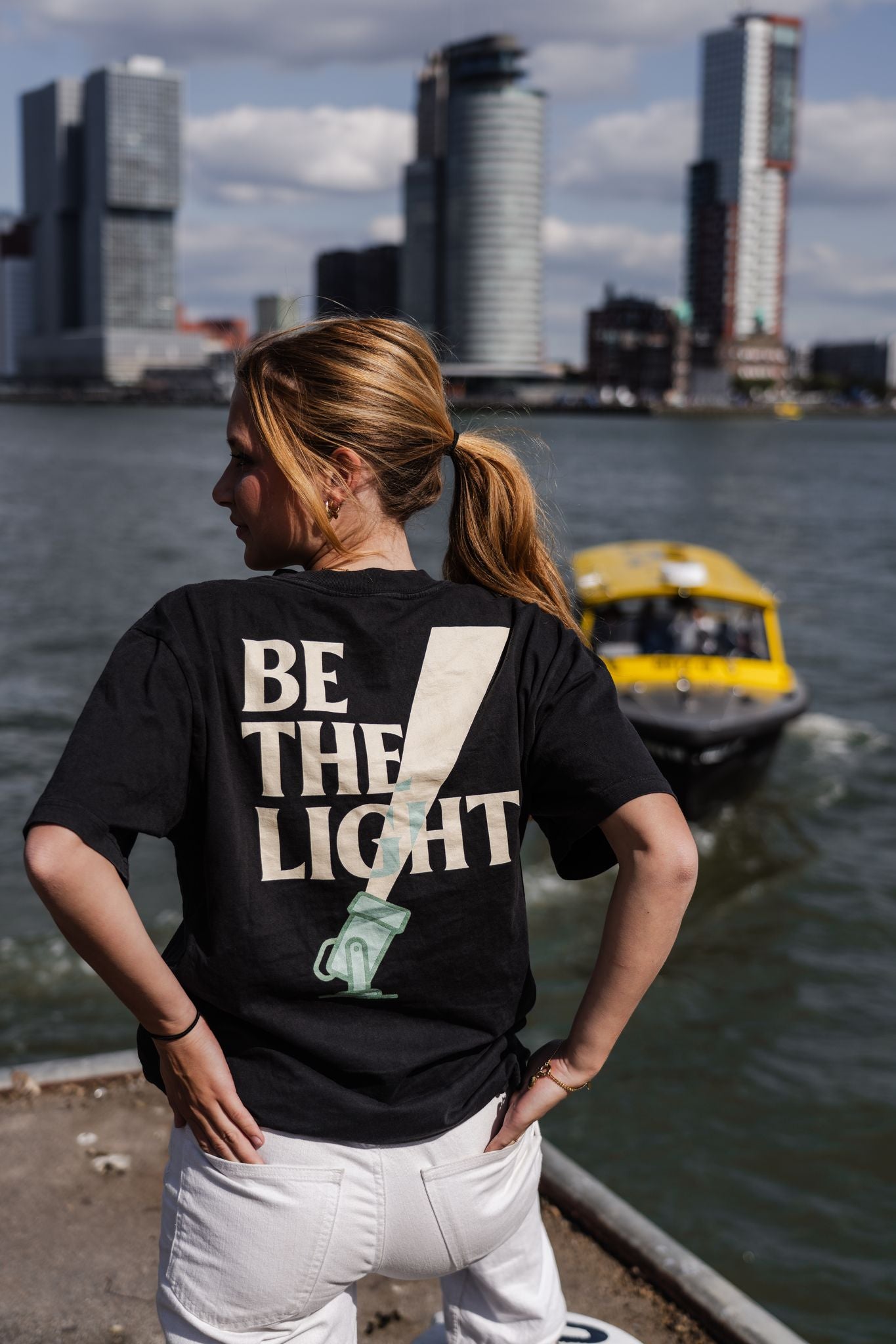 TRØBL Oversized T-shirt – Be the Light | Wees het licht | Streetwear