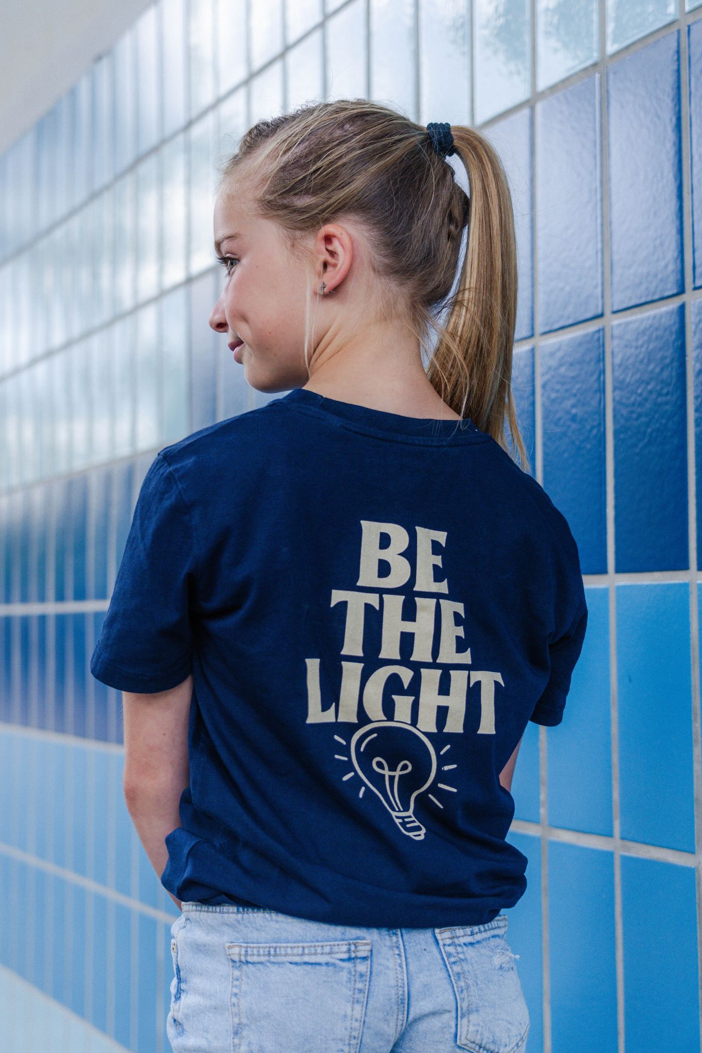 Evertrue Kids T-shirt – Be the Light | Matteüs 5:14 | Christelijke kindermode
