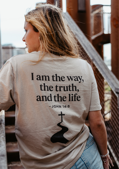 Evertrue T-shirt met tekst “Ik ben de weg, de waarheid en het leven” uit Johannes 14:6 – duurzaam biologisch shirt in unisex pasvorm