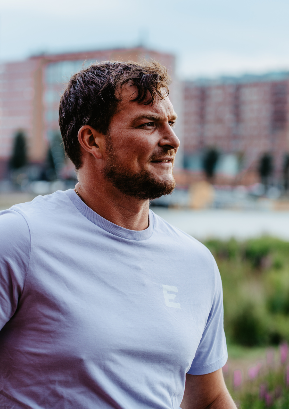 Evertrue wit T-shirt van biologisch katoen met christelijke boodschap gebaseerd op Kolossenzen 3:12–14 – minimalistisch en krachtig ontwerp voor volwassenen.