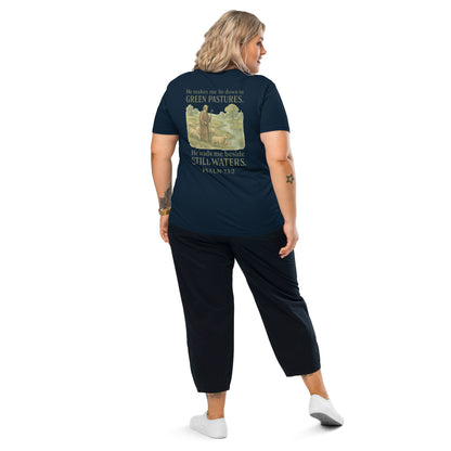 Evertrue T-shirt met de tekst “He Leads Me” – Geïnspireerd op Psalm 23:2, in rustige kleuren gedrukt op biologisch katoen. Christelijke mode voor volwassenen.